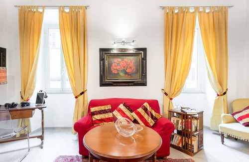 Rione III Colonna Apartment | Sistine House Style HolidayHome SpanishSteps x 6 whole apartment!free wi-fi