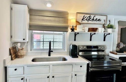 Myrtle Beach House | Site N40 Charmingly beautiful 2 bdrm newly remodeled bungalow Ocean Lakes!