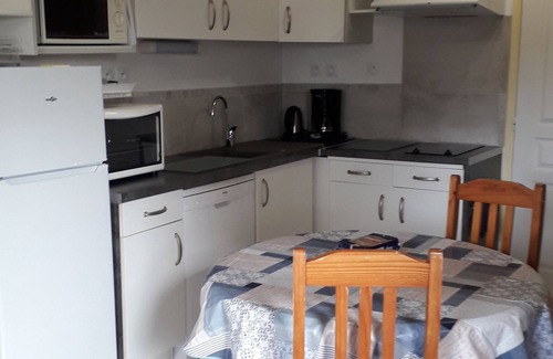 Arzon House | Situated 900 metres from the beach, between the ocean and the gulf. calm environment