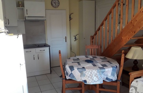 Arzon House | Situated 900 metres from the beach, between the ocean and the gulf. calm environment