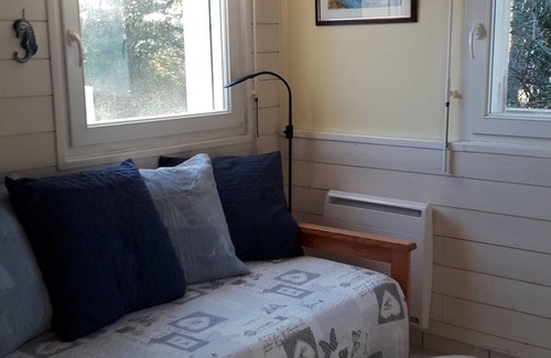 Arzon House | Situated 900 metres from the beach, between the ocean and the gulf. calm environment