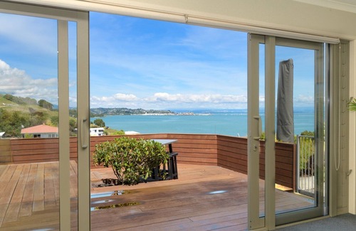 Atawhai House | Situated in Atawhai a short drive from central Nelson, with stunning ocean views