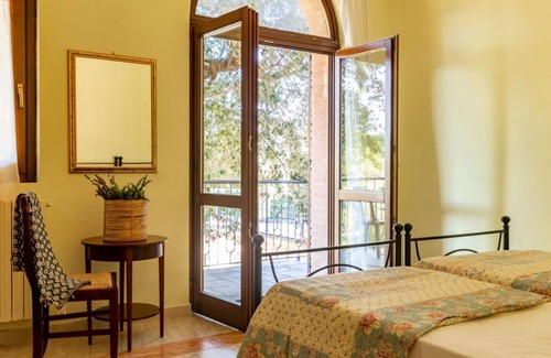 Pian dei Mucini Bed & Breakfast | Situated in the picturesque hills of Massa Marittima, the Resort Mucini Hotel is a charming hamlet nestled in the green countryside of the upper Maremma. With its large, well-kept spaces, the estate offers a relaxing atmosphere where comfort and n