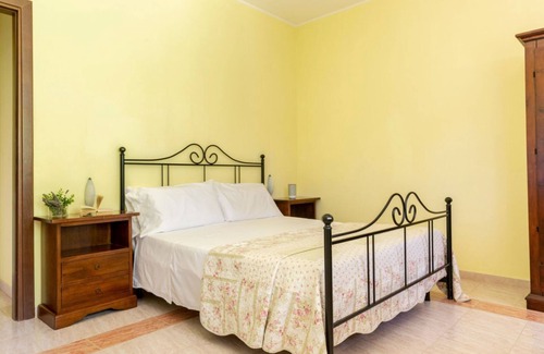Pian dei Mucini Bed & Breakfast | Situated in the picturesque hills of Massa Marittima, the Resort Mucini Hotel is a charming hamlet nestled in the green countryside of the upper Maremma. With its large, well-kept spaces, the estate offers a relaxing atmosphere where comfort and n