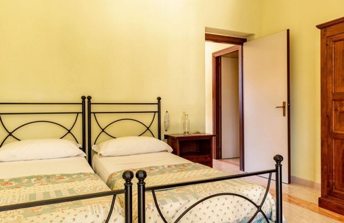 Pian dei Mucini Bed & Breakfast | Situated in the picturesque hills of Massa Marittima, the Resort Mucini Hotel is a charming hamlet nestled in the green countryside of the upper Maremma. With its large, well-kept spaces, the estate offers a relaxing atmosphere where comfort and n
