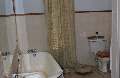 Fouriesburg House | Situated in the beautiful surroundings of Fouriesburg (35 km) away from Clarens