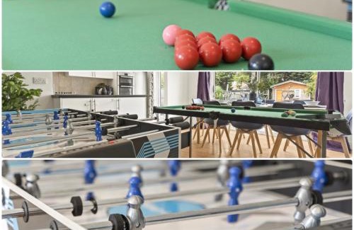 Watford House | Six Bedroom House by Brookland Stays Serviced Accommodation Short Lets Hertfordshire with Free WiFi