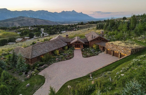 Spring Creek Ranch Villa | Six-bedroom property features a sizeable art collection & Teton views