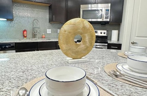 Wetmore Apartment | @Six Flags, La Cantera & Dining: Your Perfect Base