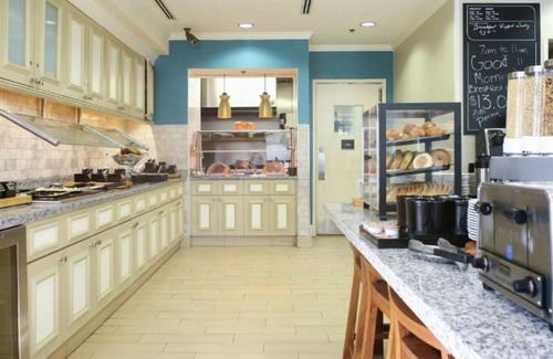 North Bergen House | Six miles from MetLife Stadium