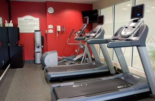 North Bergen House | Six miles from MetLife Stadium