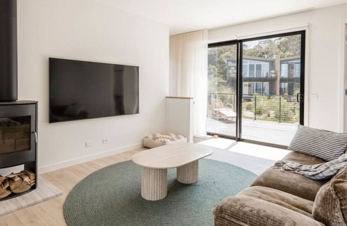Skenes Creek House | Six Ocean Terrace - Ocean and Mountain Views