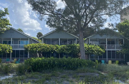 Indian Shores Cottage | Sixpence, Vintage Beachfront Experience