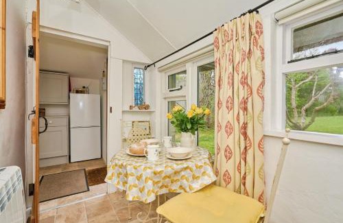 Yarmouth House | Sixpenny Cottage