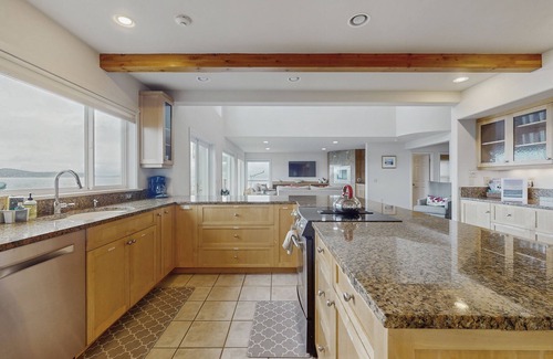 Camano Island House | Skagit Bay view home - steps to the water, near hiking