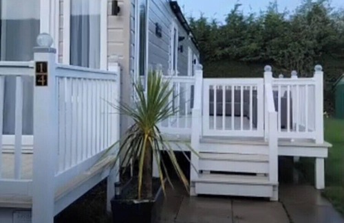 Skegness Cabin | Skegness - Lodge - Sleeps 6 - Parking - Garden