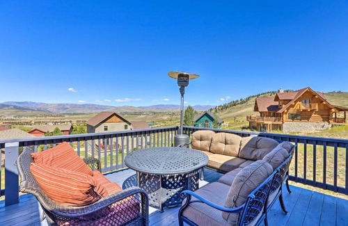 Innsbruck Val Moritz House | Ski and Bike Home with Deck and Hot Tub in Granby!