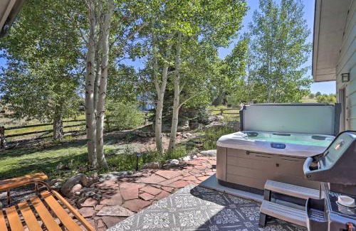 Innsbruck Val Moritz House | Ski and Bike Home with Deck and Hot Tub in Granby!