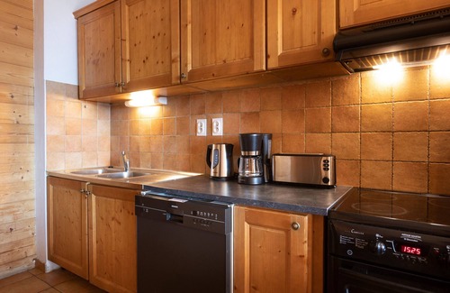 Les Eucherts Condo | Ski aux pieds | T8 pour 16 + sauna privé | Piscine