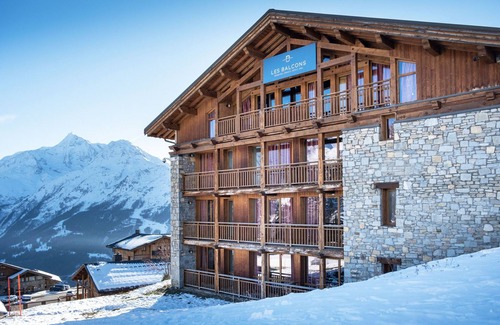 Les Eucherts Condo | Ski aux pieds | T8 pour 16 + sauna privé | Piscine