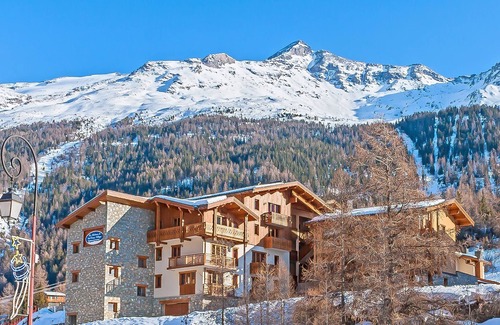 Lanslevillard Condo | Ski aux pieds ! T8 pour 16p | Piscine + sauna