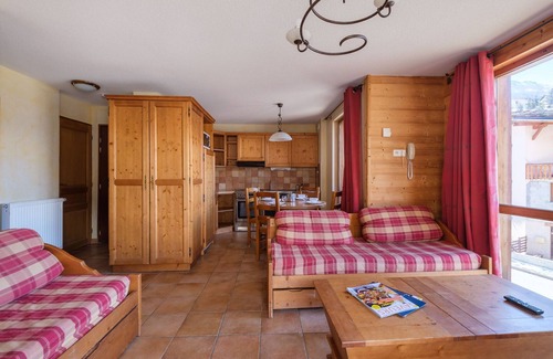Lanslevillard Condo | Ski aux pieds | Vues imprenables | Piscine + sauna