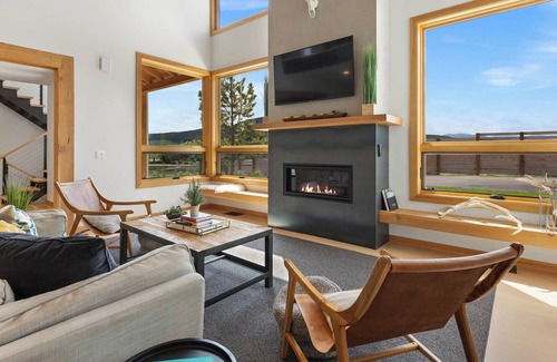 Bozeman House | SKI BRIDGER BOWL - 8 Miles to Ski, 8 Miles to town, NEW HOME