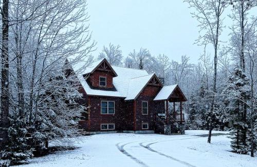 Bethel Ski Chalet | Ski Chalet btwn SundayRiver & MtAbram