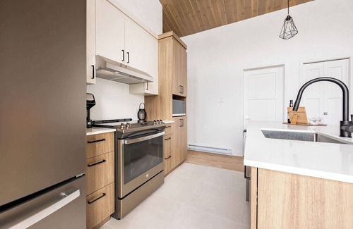 Adstock Ski Chalet | Ski Condo & Spa - L'Elegance Des Sommets