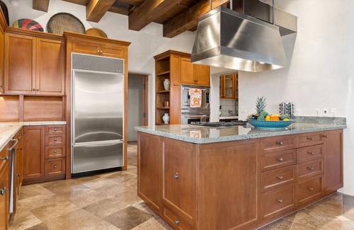 Northeast Santa Fe Villa | Ski Discounts! Luxury Estate with Hot Tub