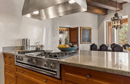 Northeast Santa Fe Villa | Ski Discounts! Luxury Estate with Hot Tub