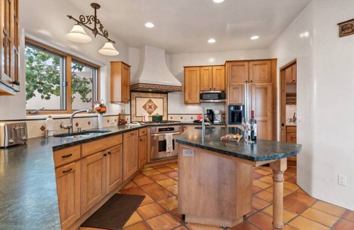 Santa Fe House | Ski Discounts! Tesuque Getaway w/Hot Tub