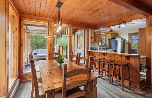 Northface House | Ski easiest access to Salamander Trail!