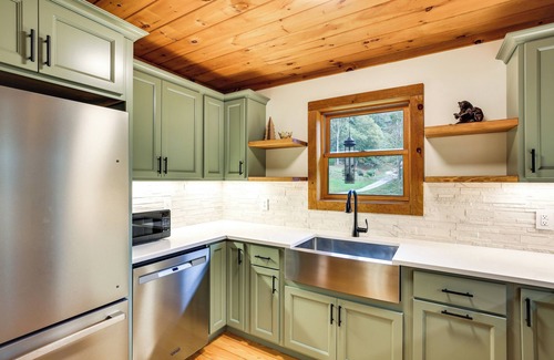 Boone Cabin | Ski, Fish & Hike: Outdoorsy Retreat in Vilas!