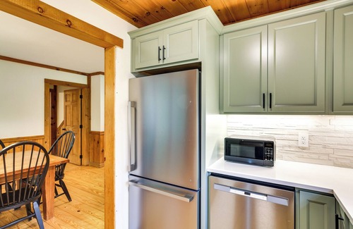 Boone Cabin | Ski, Fish & Hike: Outdoorsy Retreat in Vilas!