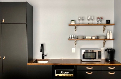 Newport Center Apartment | Ski Getaway: Modern Lakefront Loft Near Jay Peak