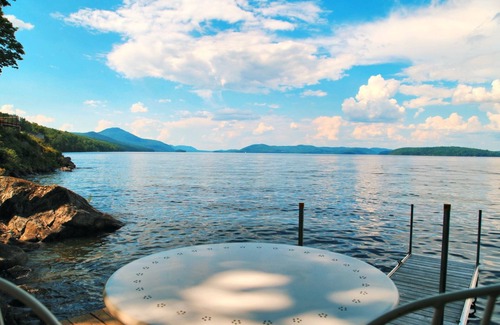 Newport Center Apartment | Ski Getaway: Modern Lakefront Loft Near Jay Peak