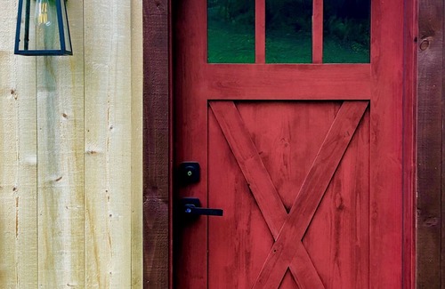 Newport Center Apartment | Ski Getaway: Modern Lakefront Loft Near Jay Peak