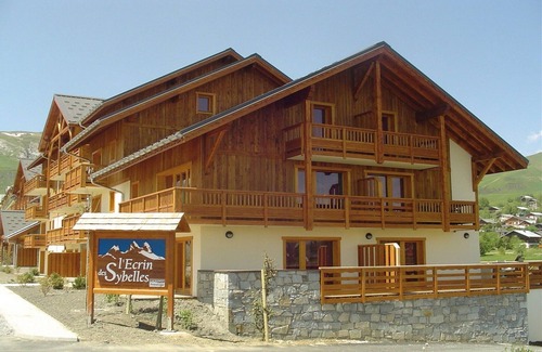 La Toussuire Apartment | Ski Getaway with Shared Pool