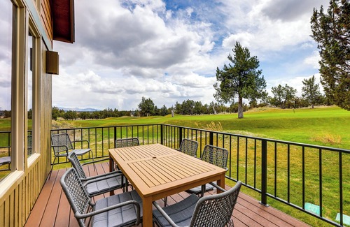 Redmond Cabin | Ski, Hike, Ice Fish: Redmond Escape w/Hot Tub!