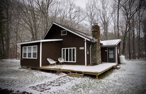 Stockbridge Cottage | Ski-Hike-Relax! Remodeled cottage with White River access in the Green Mountains