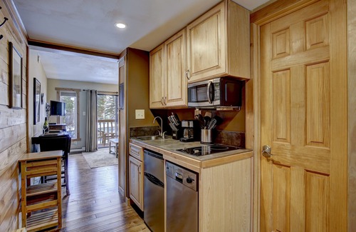 Four O'Clock Condo | Ski-in/200 Steps To Lift, Studio, Perfect Breckenridge Getaway with King Bed.
