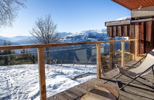 Arc-1600 Apartment | Ski-in chalet with fireplace and parking