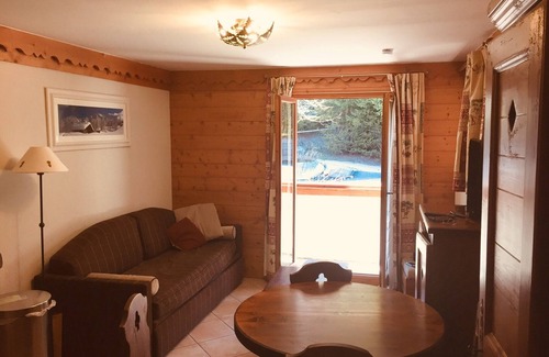 Meribel Village Apartment | SKI IN FOOT RESIDENCE STANDING MERIBEL VILLAGE