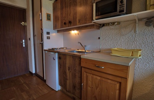 Notre-Dame-de-Bellecombe Apartment | Ski-in studio with heated pool and tennis court