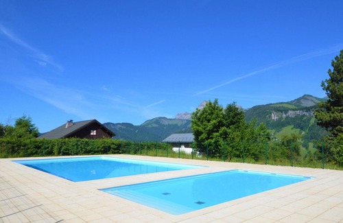 Notre-Dame-de-Bellecombe Apartment | Ski-in studio with heated pool and tennis court