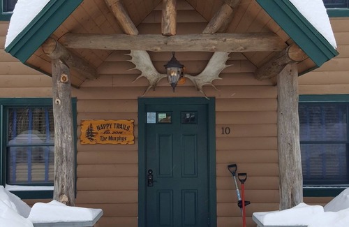 Sunday River Area Ski Chalet | Ski In/Out 5 STAR ON MTN Sunday River with a Hot Tub! Roadrunner Trail