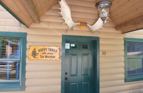 Sunday River Area Ski Chalet | Ski In/Out 5 STAR ON MTN Sunday River with a Hot Tub! Roadrunner Trail