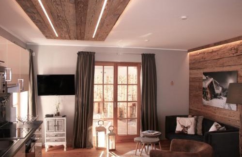 Schonbach Apartment | Ski-in & Out Alpine Style Apartment near Kitzbühel