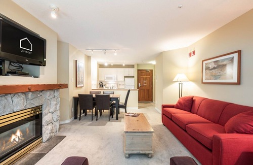 Upper Village Condo | Ski-in/out apartment | Complex pool, hot tub & gym